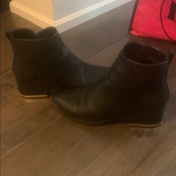 Black Ankle booties size 7 - Picture 1 of 3